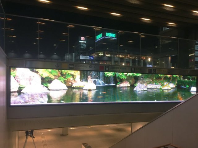 「姫路駅地下通路入口デジタルサイネージ」LEDビジョン